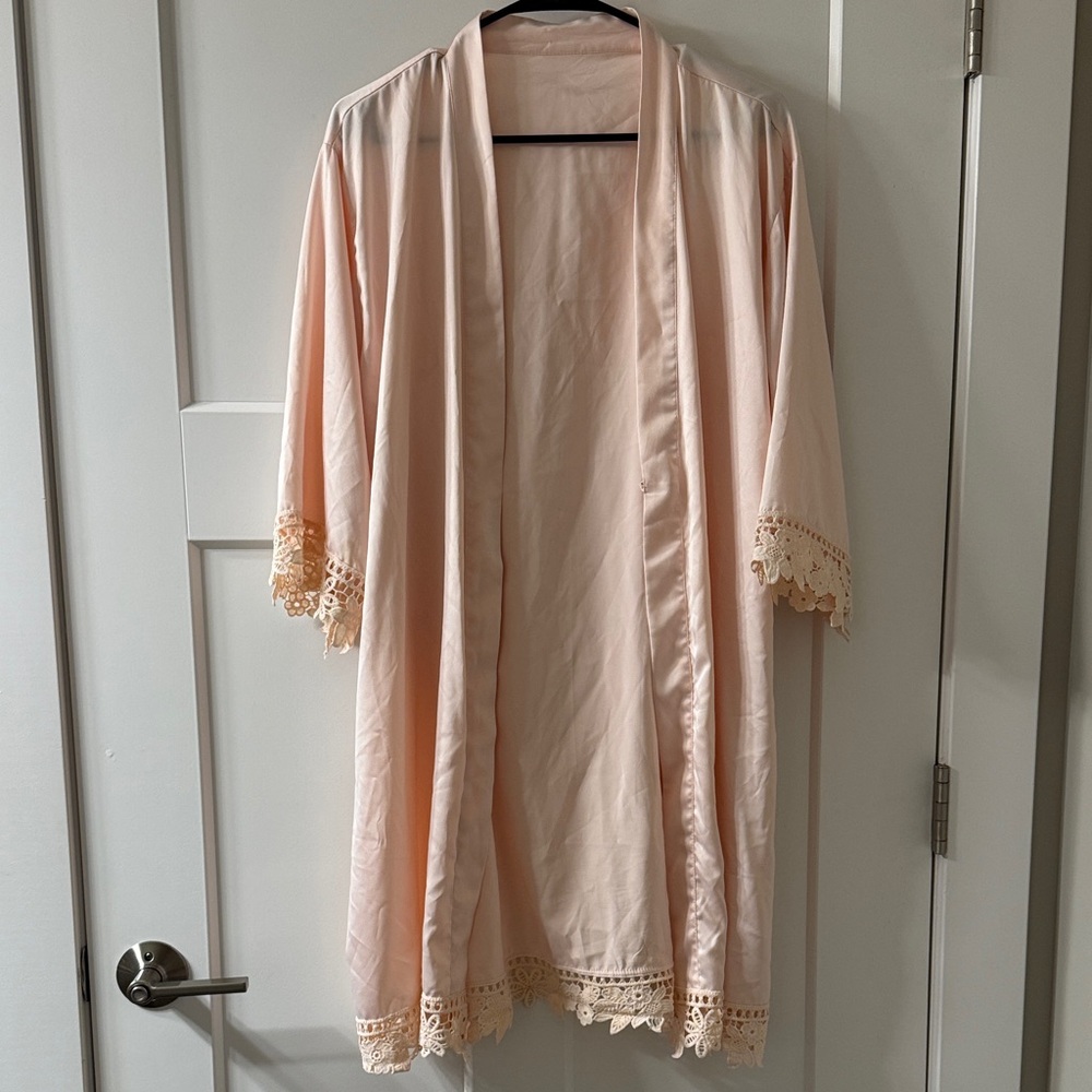 Soft Blush Lace-Trim Women's Kimono Robe